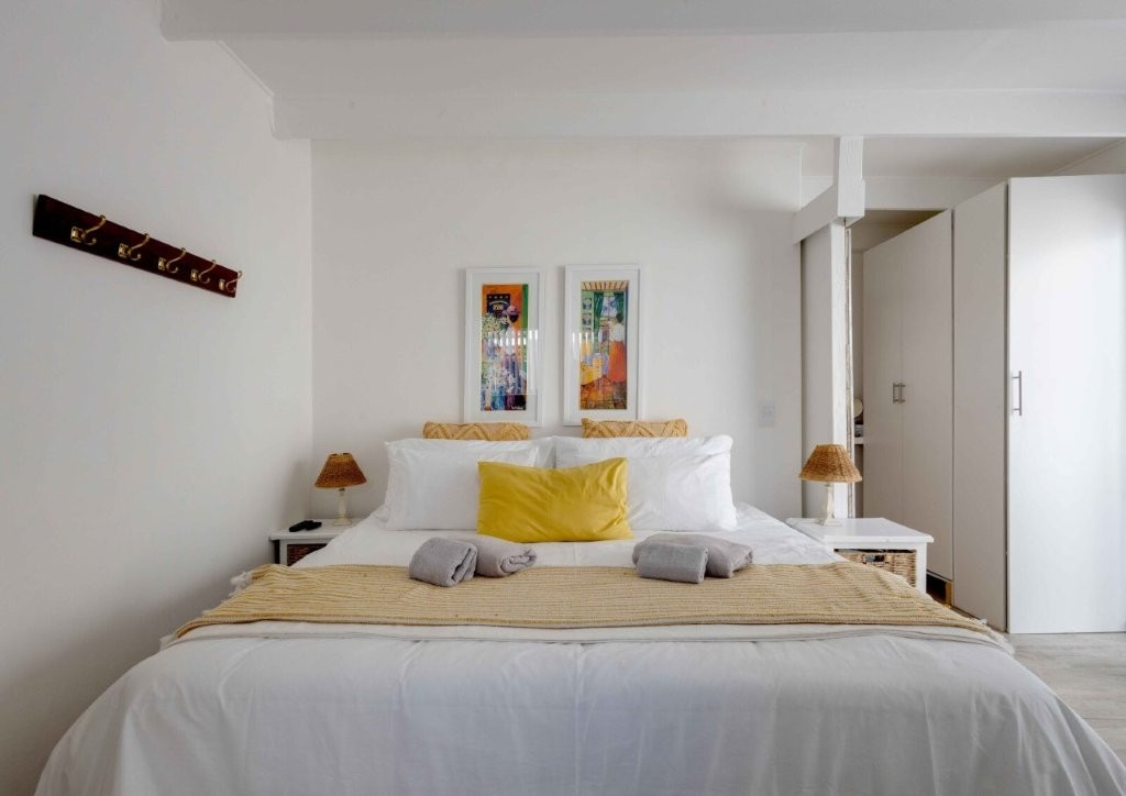 Corner Delight at Onrust Beach thumbnail 9